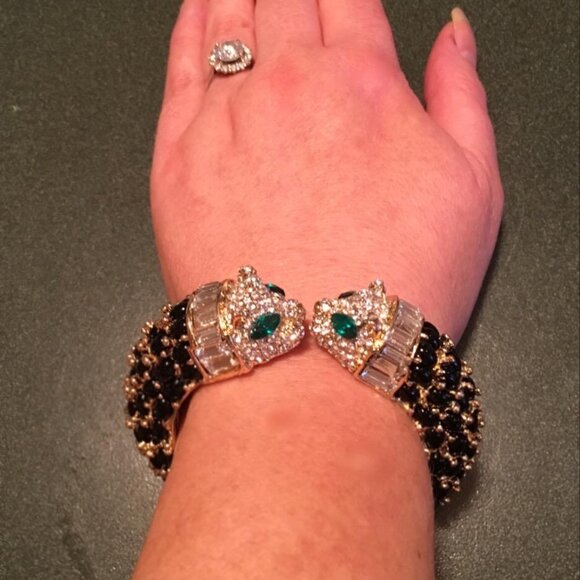 Neiman Marcus  Austrian Crystal Adorable Kissing Snake Bracelet - Picture 1 of 3